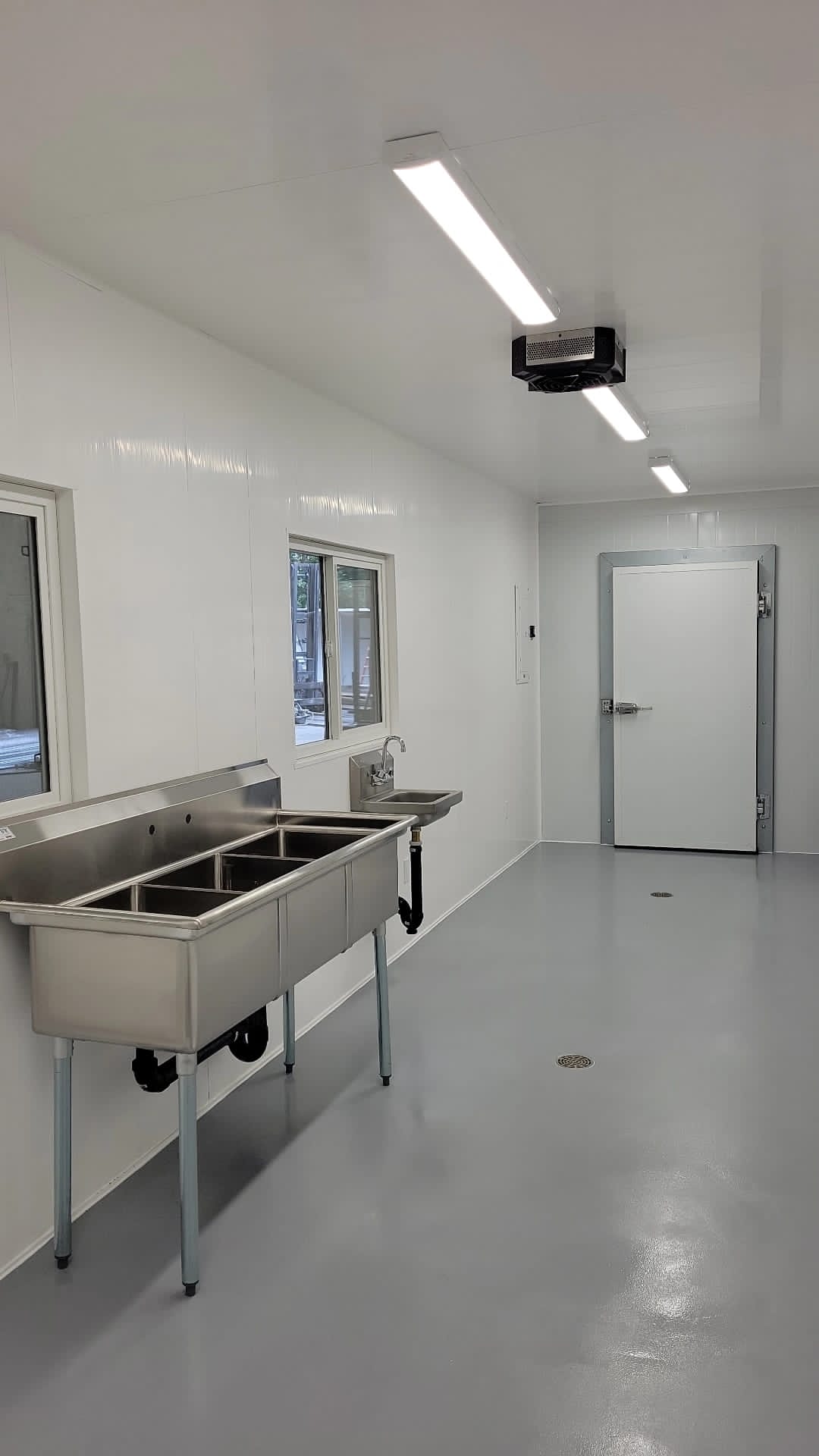 Food Processing Unit With Walk in Cooler - Container Tec Pty Ltd
